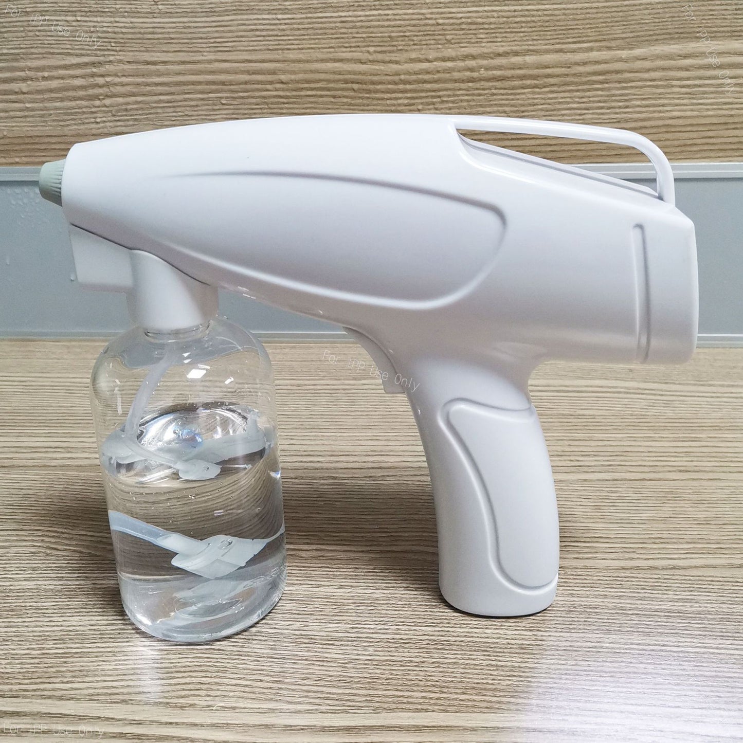 Eco-Friendly Handheld Spray Gun for Efficient Cleaning