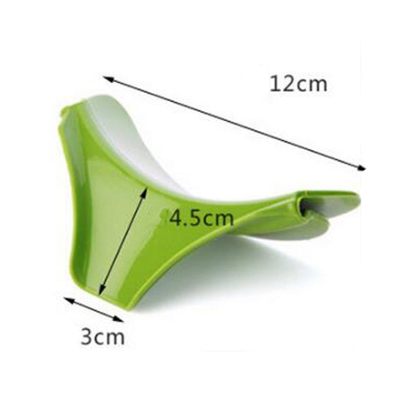 Green Silicone Clip-On Pot Spout for Spill-Free Pouring