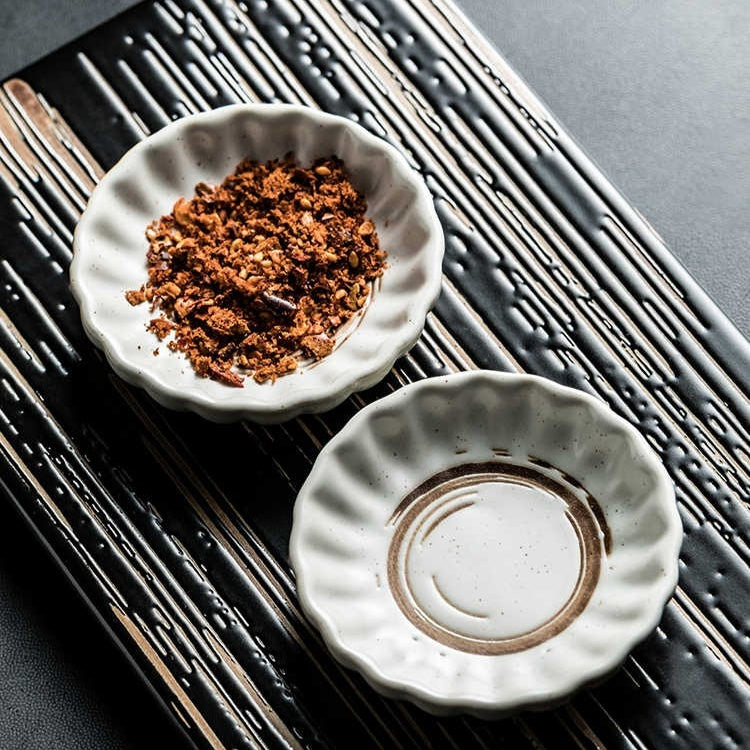 Eco-Friendly Ceramic Soap Dish with Fluted Edge