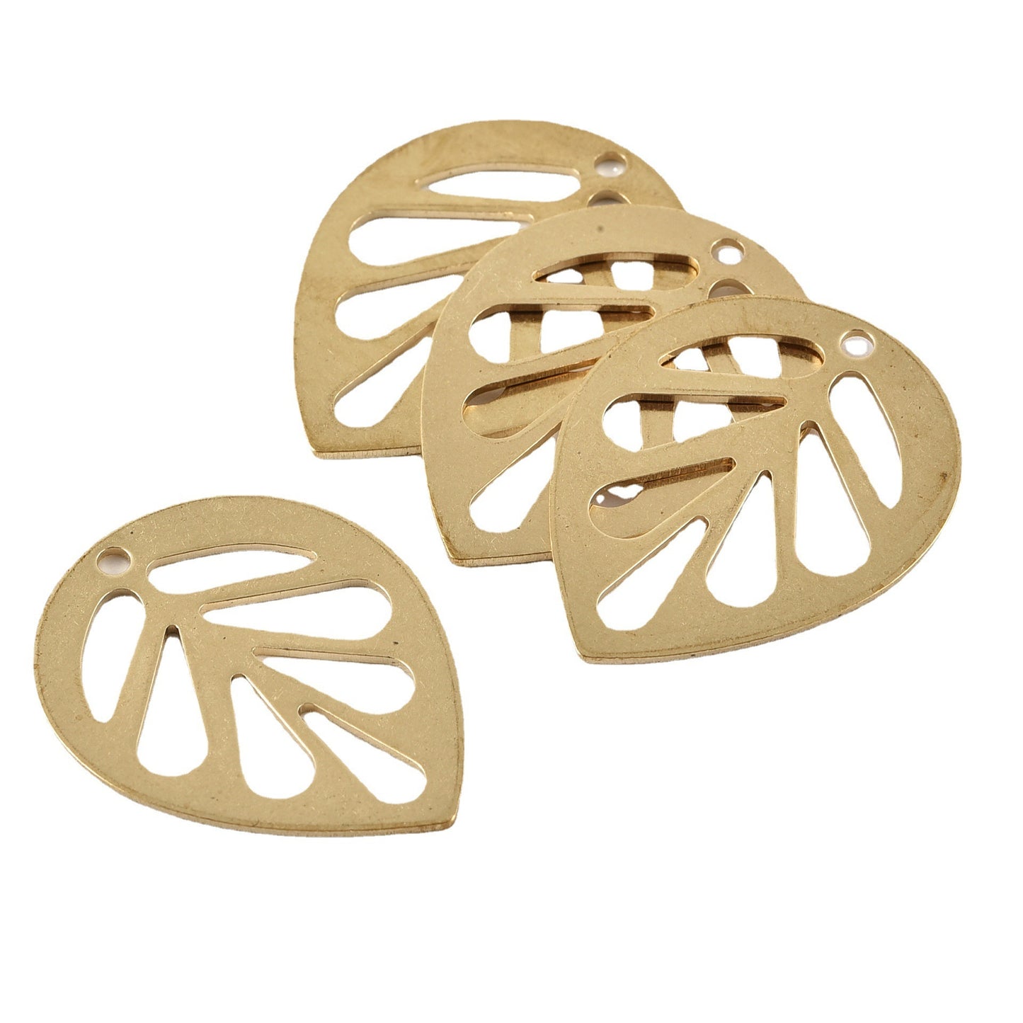 Brass leaf-shaped decorative charms for eco-friendly home décor