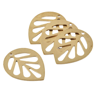 Brass leaf-shaped decorative charms for eco-friendly home décor
