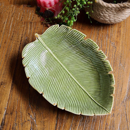 Eco-Friendly Leaf-Shaped Ceramic Serving Plates - Green Natural Design