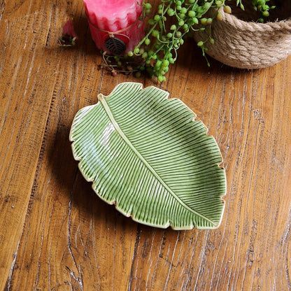 Eco-Friendly Leaf-Shaped Ceramic Serving Plates - Green Natural Design