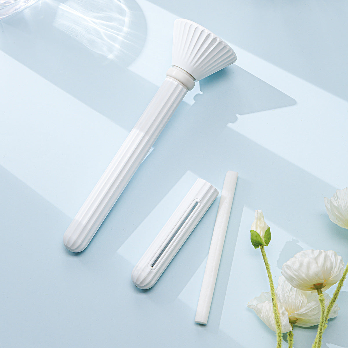 Portable Cylindrical Humidifier for Enhanced Air Quality