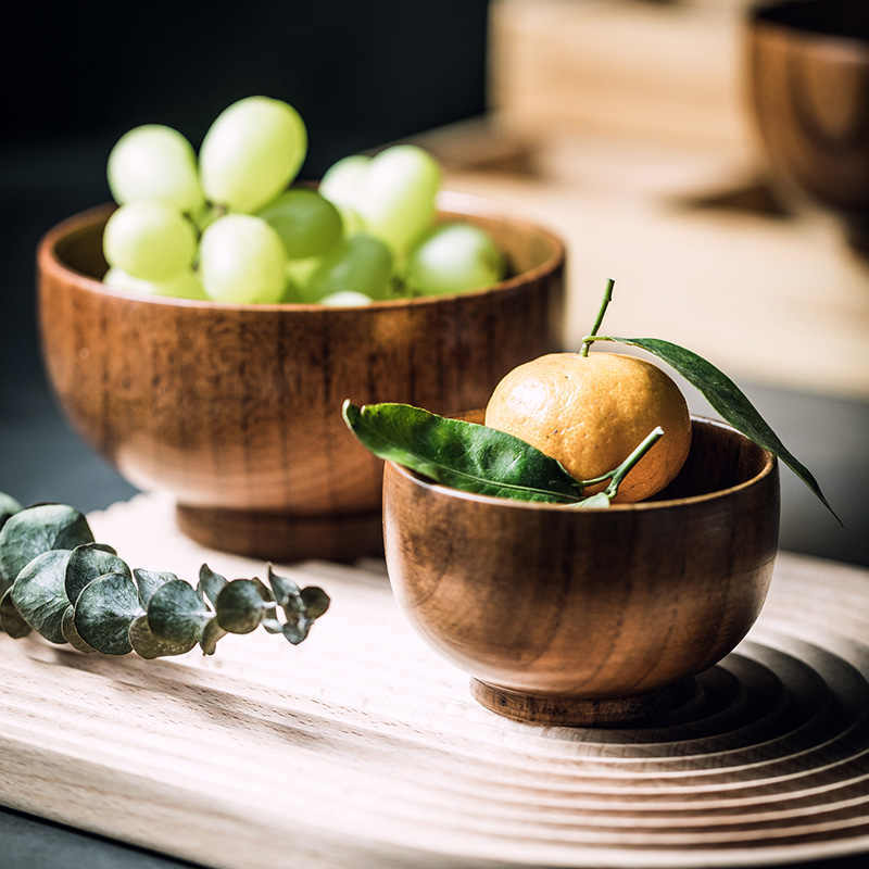 Eco-Friendly Wooden Bowls in Natural Wood Tone