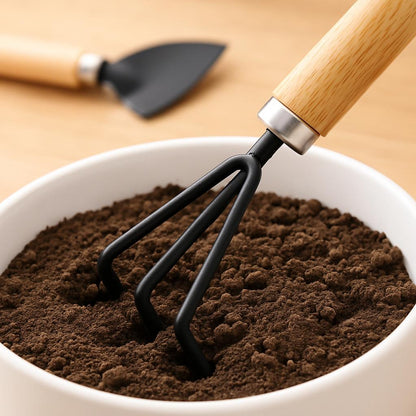 Eco-Friendly Loose Soil Shovel for Home Gardening