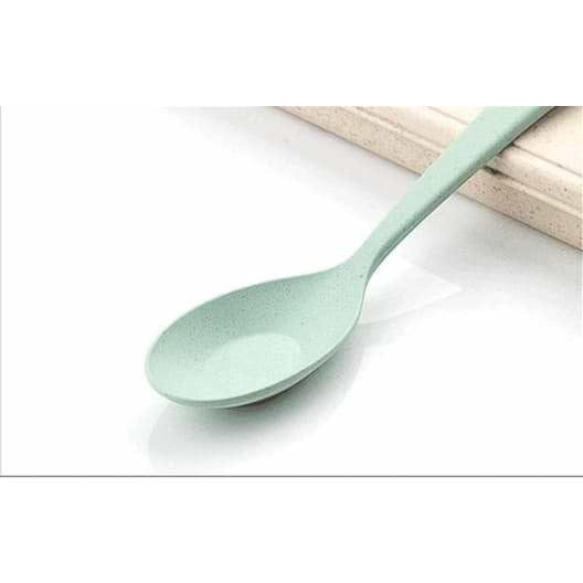 Natural biodegradable Wheat Straw Cutlery Set. Eco-friendly and easy to carry, they are dishwasher safe and come in a variety of colors.