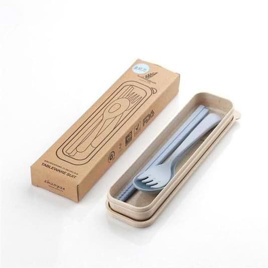 Natural biodegradable Wheat Straw Cutlery Set. Eco-friendly and easy to carry, they are dishwasher safe and come in a variety of colors.